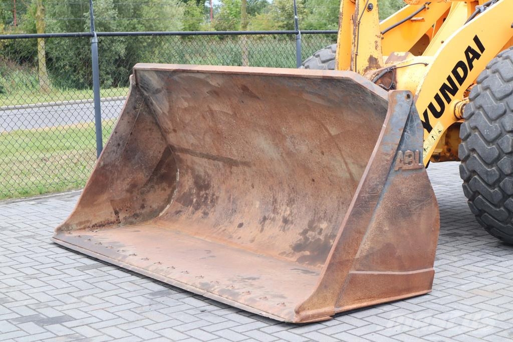 Hyundai HL940 | 2.097 HOURS! | BUCKET | QUICK COUPLER | BS Læssemaskiner på hjul