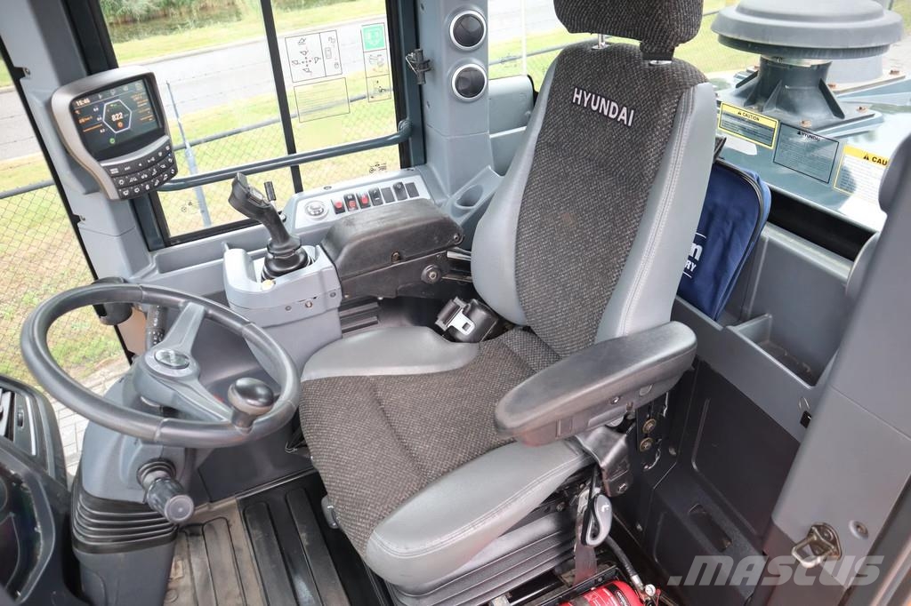 Hyundai HL940 | 2.097 HOURS! | BUCKET | QUICK COUPLER | BS Læssemaskiner på hjul