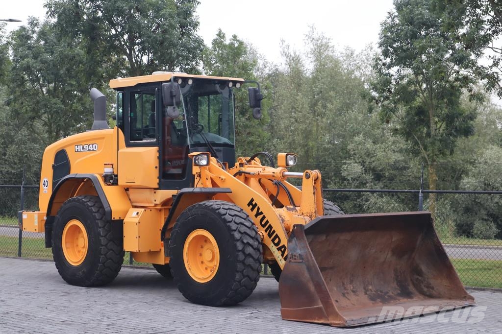 Hyundai HL940 | 2.097 HOURS! | BUCKET | QUICK COUPLER | BS Læssemaskiner på hjul