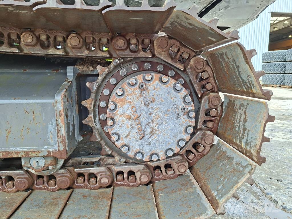Volvo EC230FL5 Gravemaskiner på larvebånd