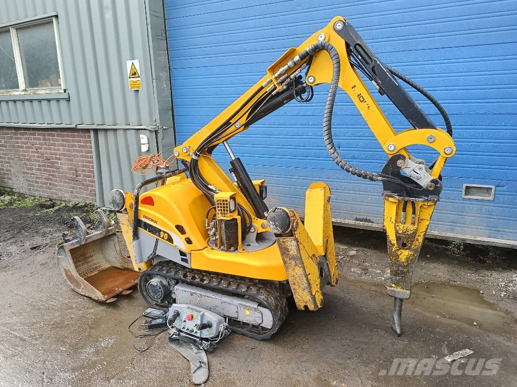 Brokk 90 husqvarna robot remote excavator digger bagger Sloopgraafmachines