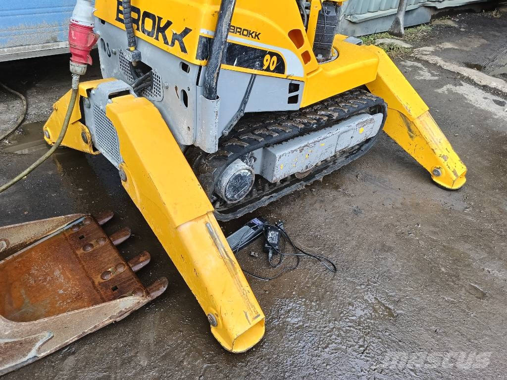 Brokk 90 husqvarna robot remote excavator digger bagger Sloopgraafmachines