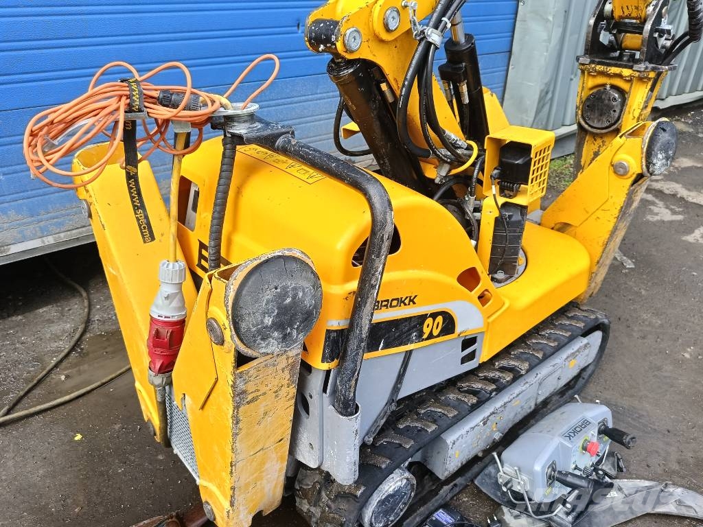 Brokk 90 husqvarna robot remote excavator digger bagger Sloopgraafmachines