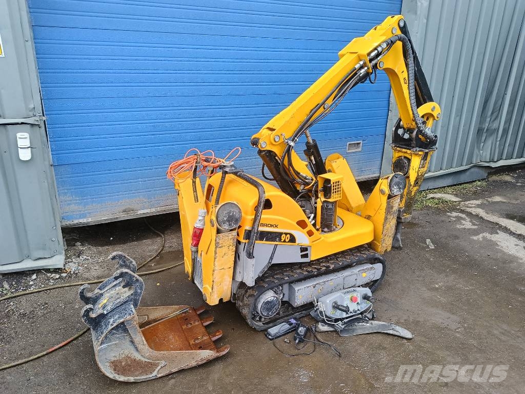 Brokk 90 husqvarna robot remote excavator digger bagger Sloopgraafmachines