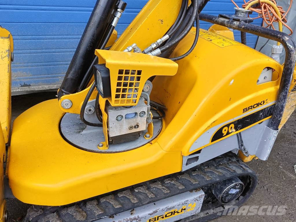 Brokk 90 husqvarna robot remote excavator digger bagger Sloopgraafmachines