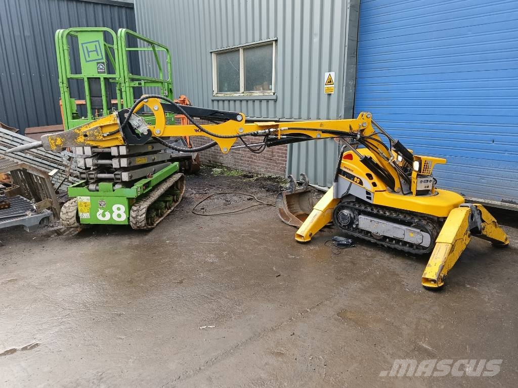Brokk 90 husqvarna robot remote excavator digger bagger Sloopgraafmachines