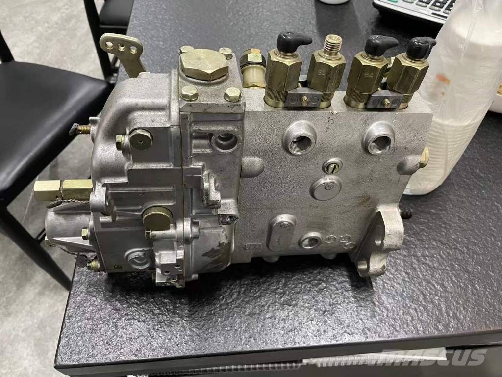 Komatsu Komatsu 4D102 Fuel Pump Motori