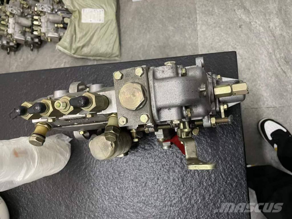 Komatsu Komatsu 4D102 Fuel Pump Motori