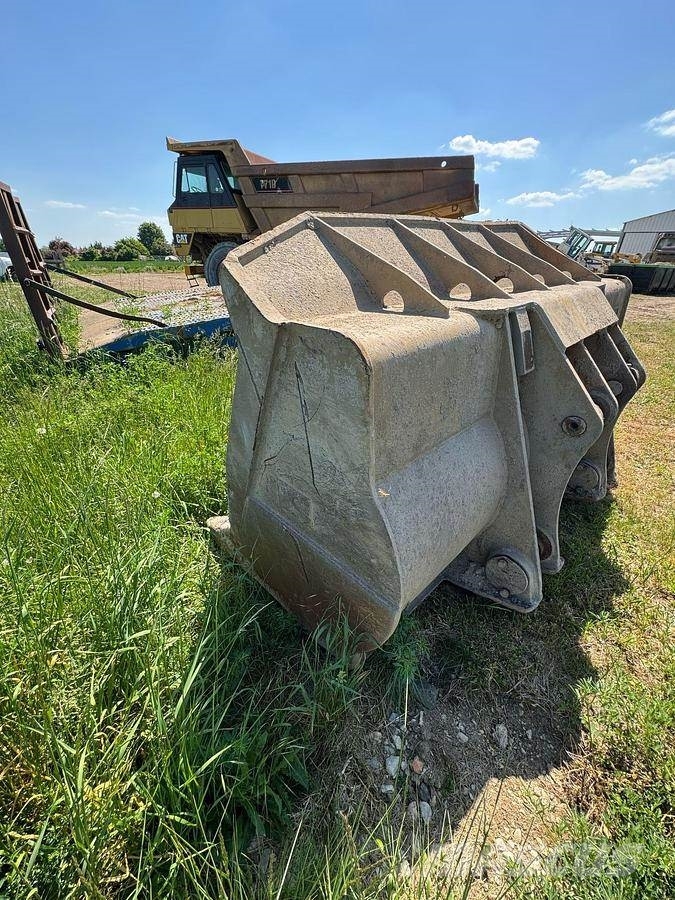 CAT 973C Buckets