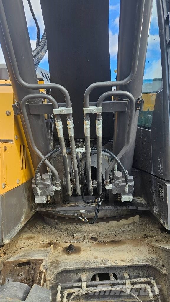 Volvo ECR235EL Roomikekskavaatorid