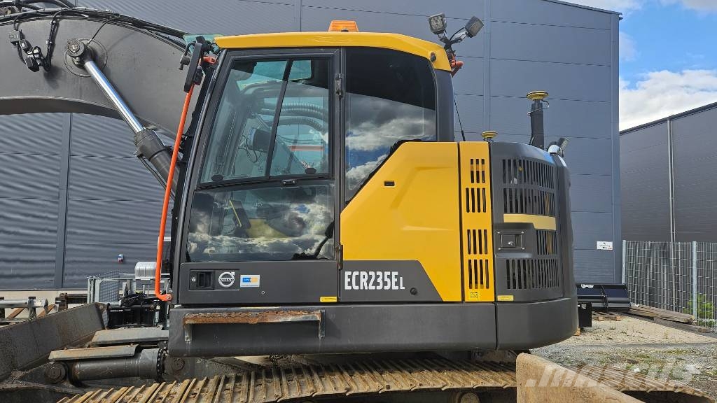 Volvo ECR235EL Roomikekskavaatorid
