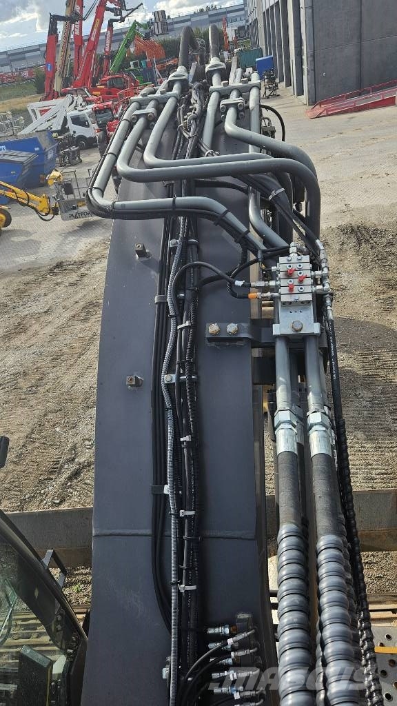 Volvo ECR235EL Roomikekskavaatorid