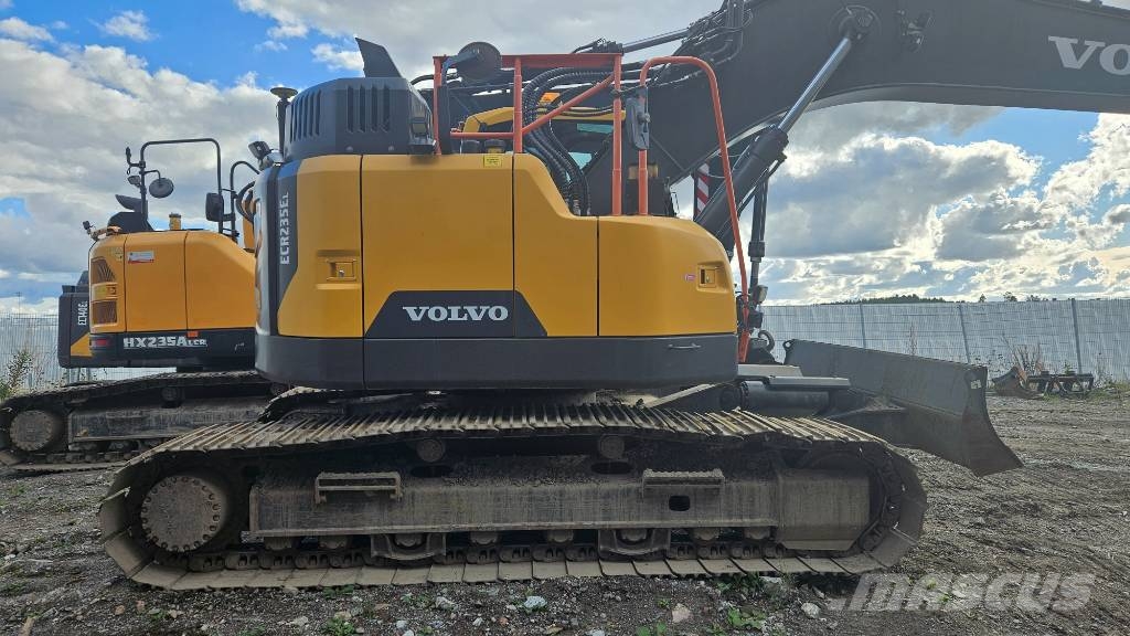 Volvo ECR235EL Roomikekskavaatorid