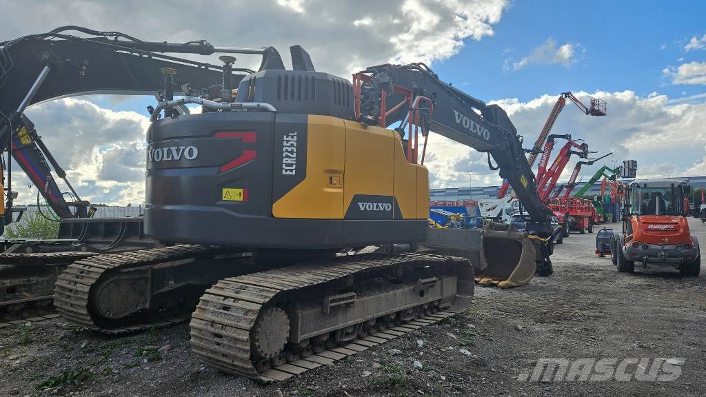 Volvo ECR235EL Roomikekskavaatorid