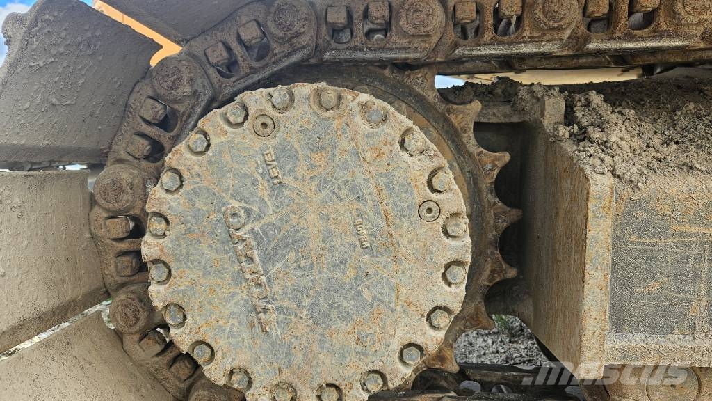 Volvo ECR235EL Roomikekskavaatorid