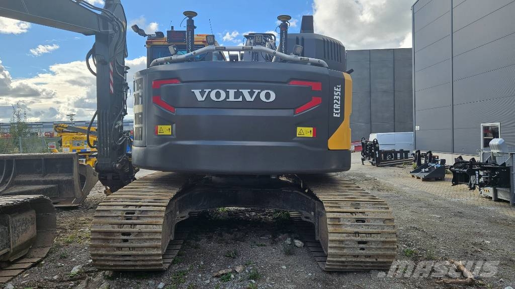 Volvo ECR235EL Roomikekskavaatorid