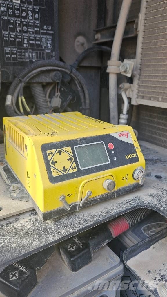 Volvo ECR235EL Roomikekskavaatorid