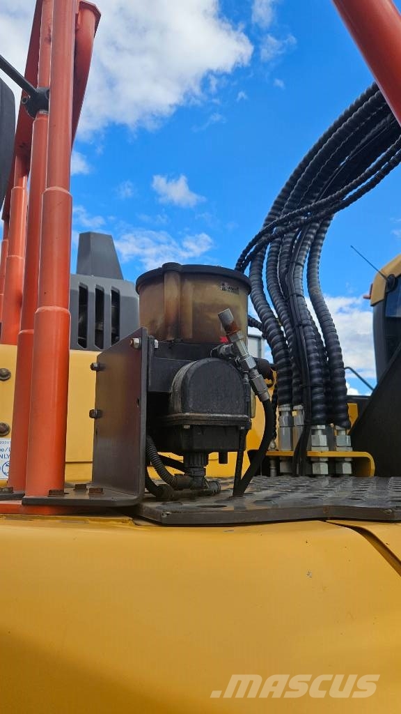 Volvo ECR235EL Roomikekskavaatorid