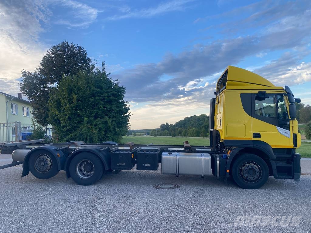 Iveco Stralis 260 S46 Trasportatore per veicoli
