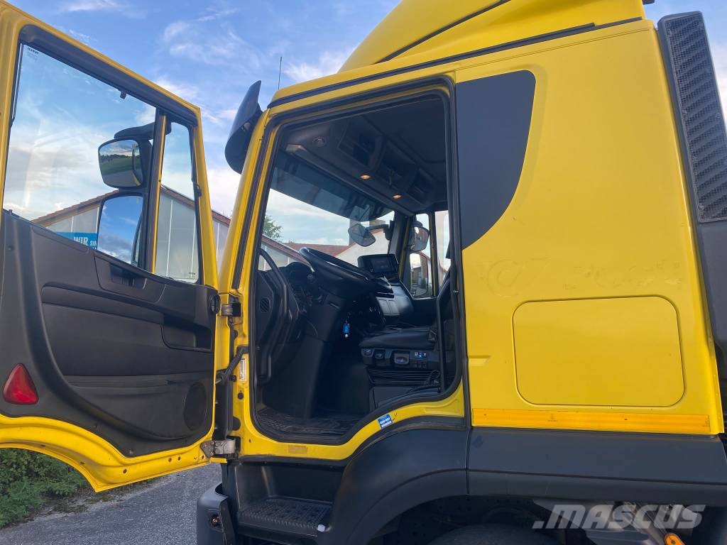 Iveco Stralis 260 S46 Trasportatore per veicoli
