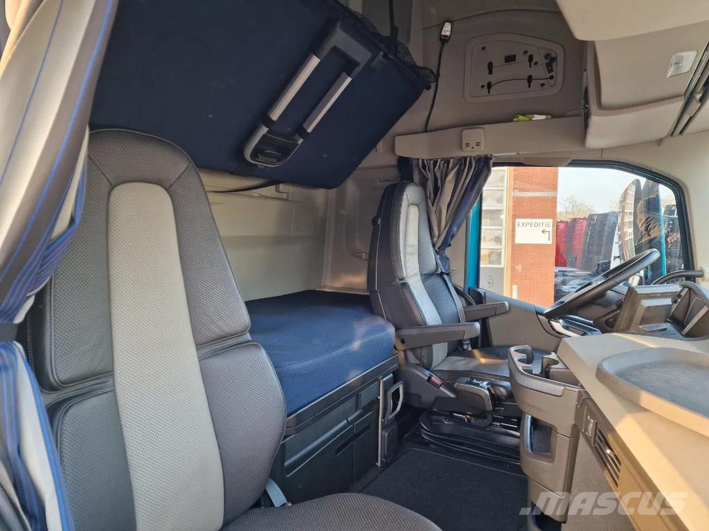 Volvo FH 500 Globetrotter XL Cartransporter Blyss Modulo Autonkuljetusautot