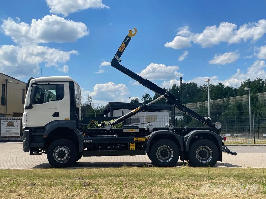 MAN TGS 33.440 MAN TGS 33.440 6x6 Euro6e Hyva Hook lift trucks