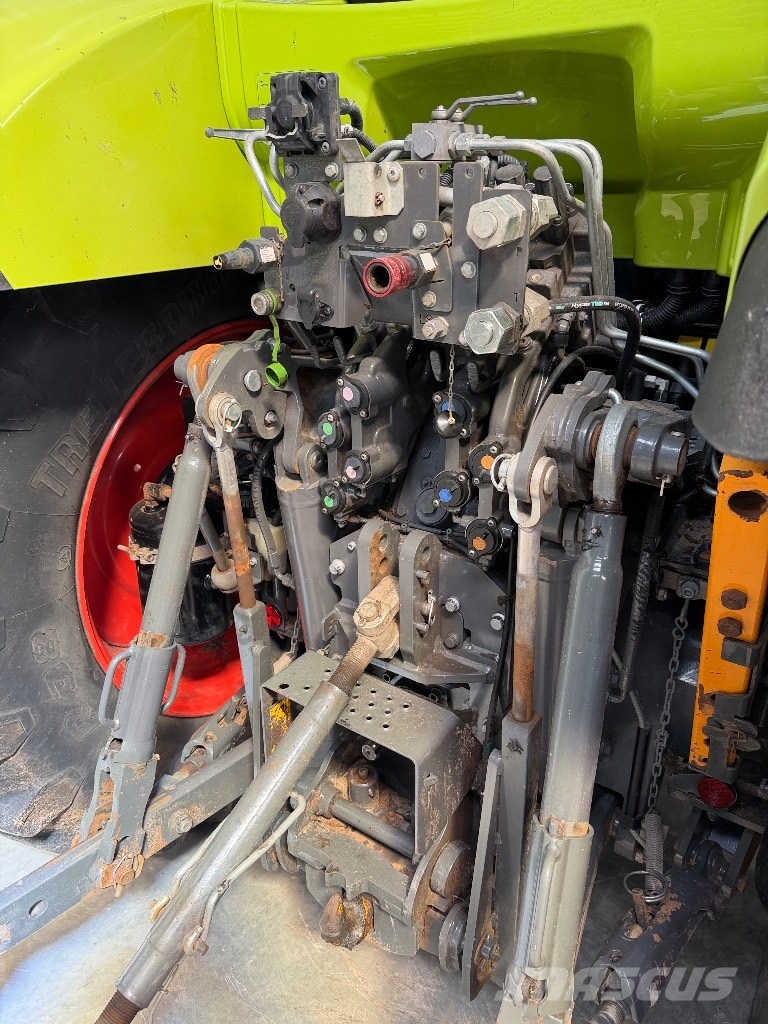 CLAAS Arion 650 Tractors