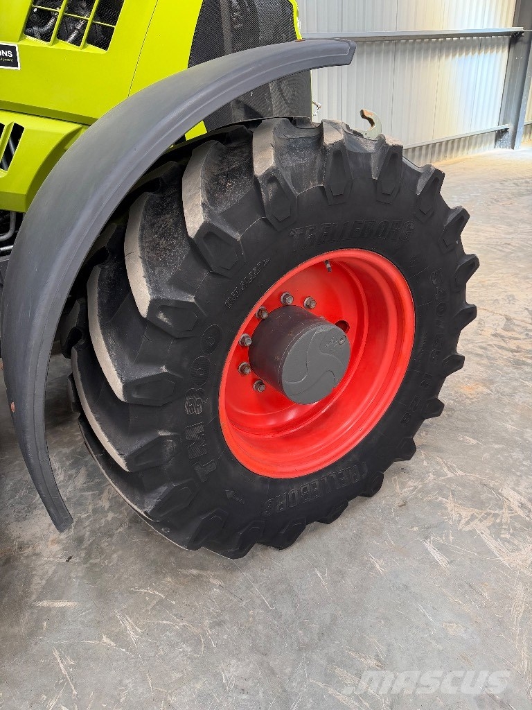 CLAAS Arion 650 Tractors