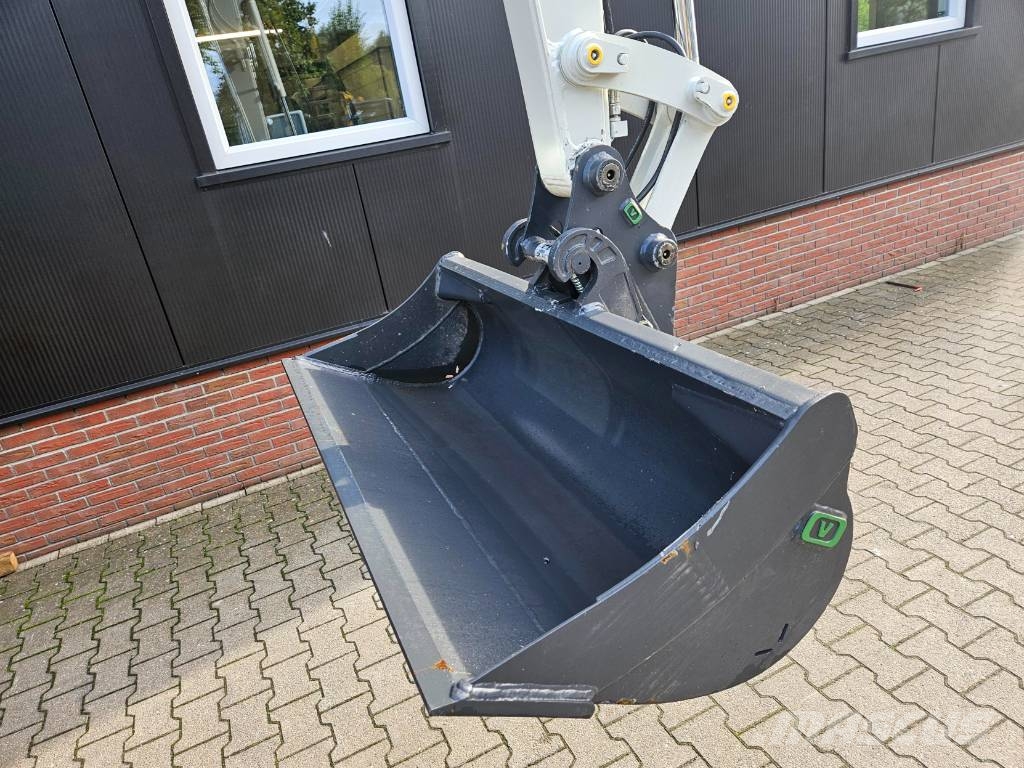 Takeuchi TB 335 R Mini Escavadoras <7t