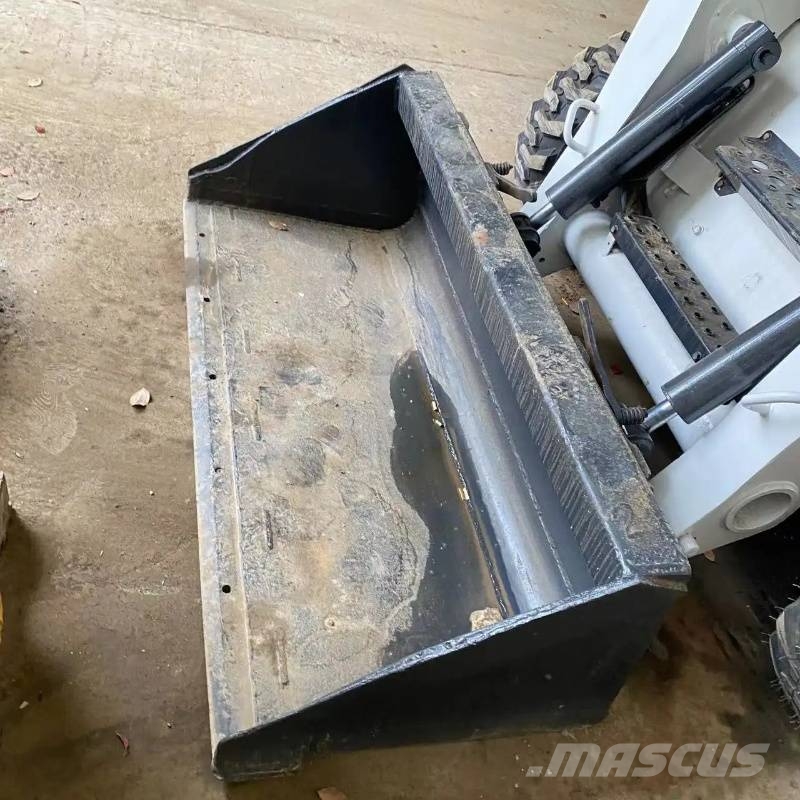 Bobcat S 160  스키드로더