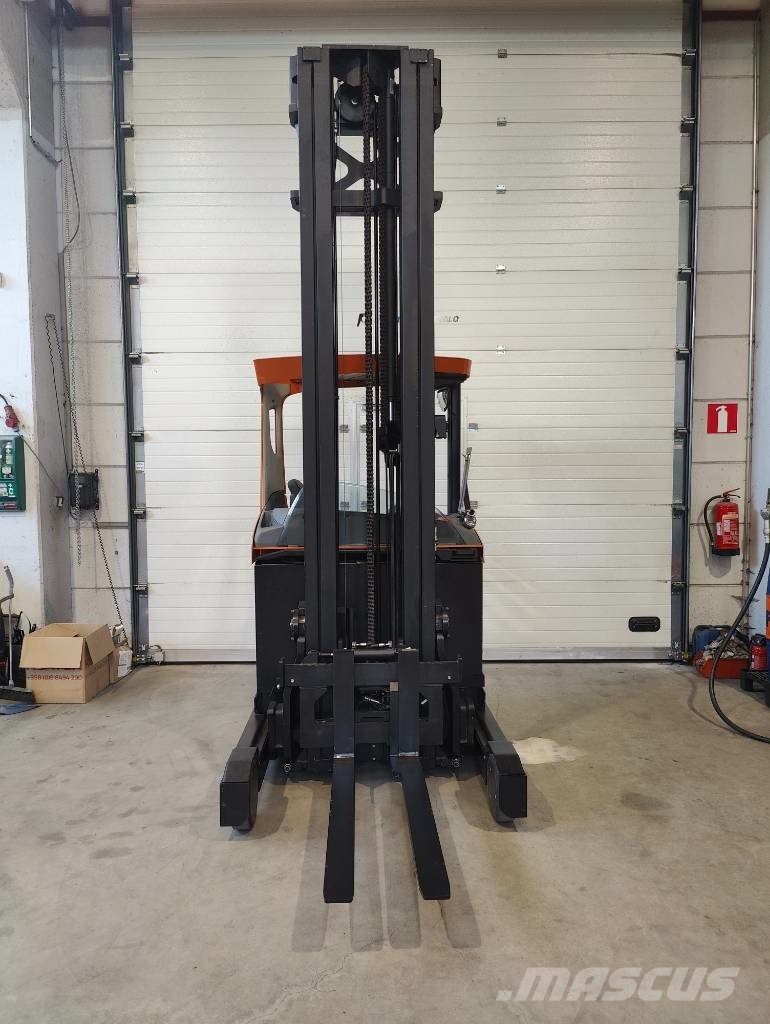 BT RRE160 Työntömastotrukki Schubmaststapler
