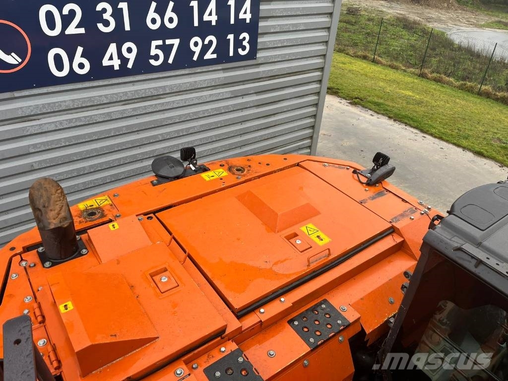 Hitachi ZX225USLC-7 Excavadoras sobre orugas