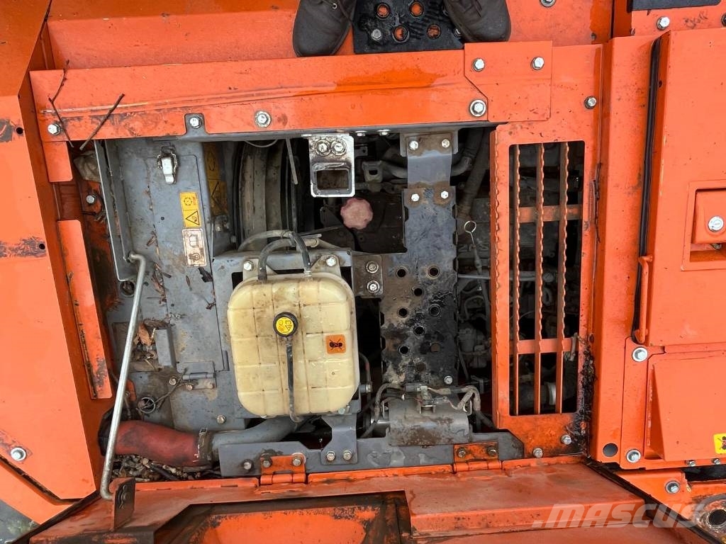 Hitachi ZX225USLC-7 Excavadoras sobre orugas