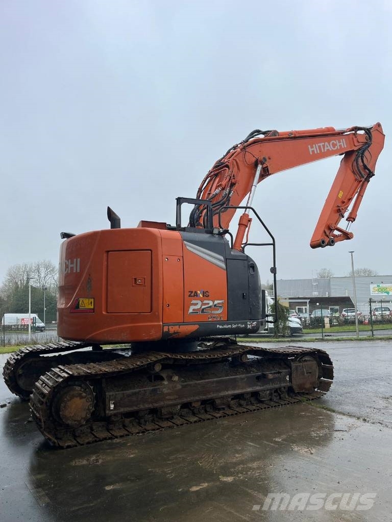 Hitachi ZX225USLC-7 Excavadoras sobre orugas