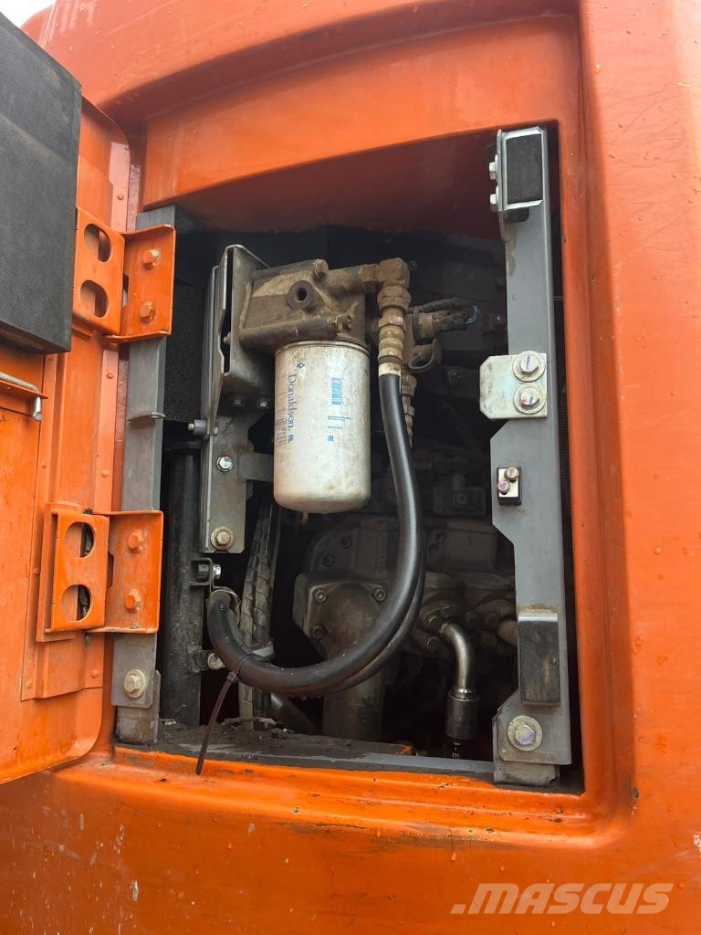 Hitachi ZX225USLC-7 Excavadoras sobre orugas