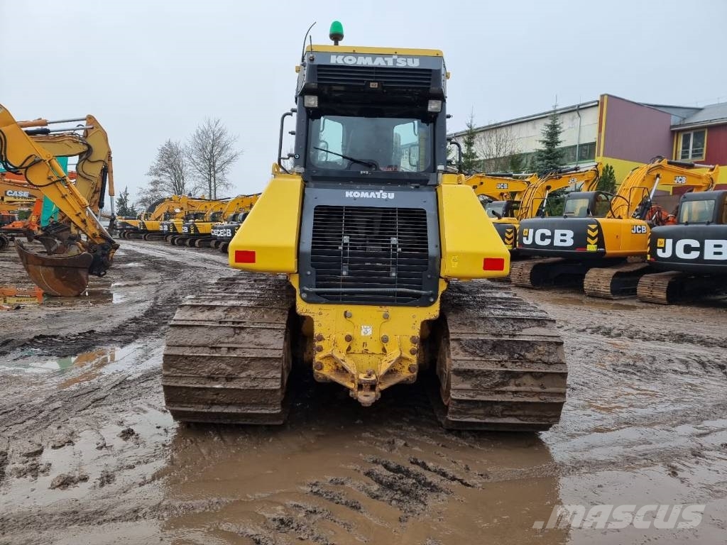 Komatsu D 61 PX-23 Buldooserid
