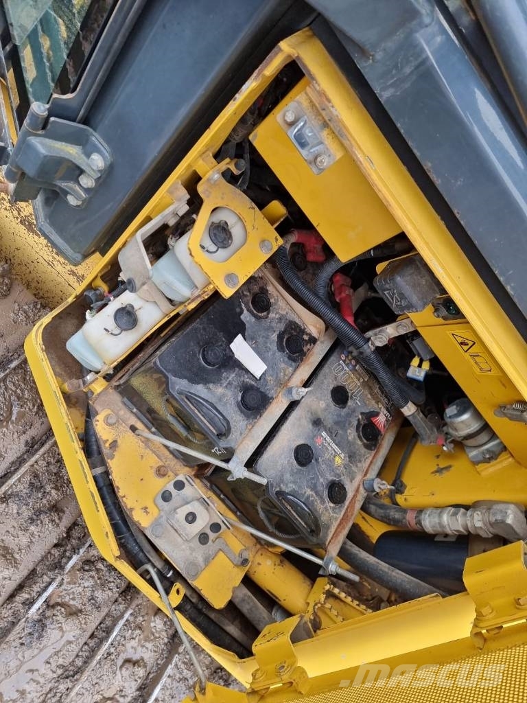 Komatsu D 61 PX-23 Buldooserid