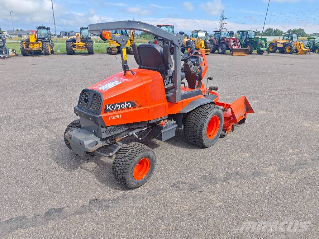 Kubota F 251 Tractores corta-césped