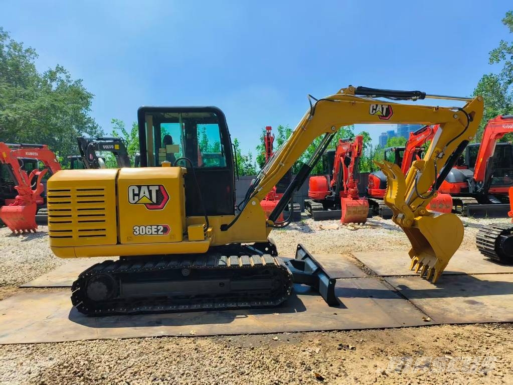 CAT 306E2 小型挖掘机