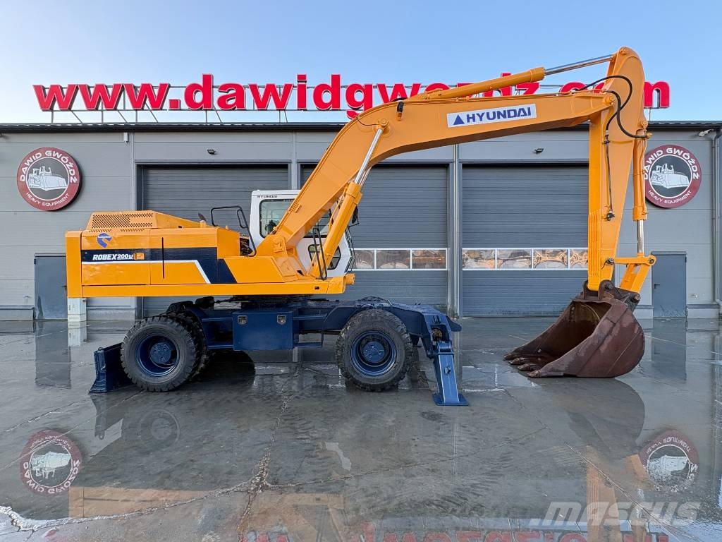 Hyundai Robex 200 W Wheeled excavators