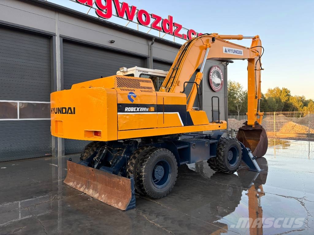 Hyundai Robex 200 W Wheeled excavators