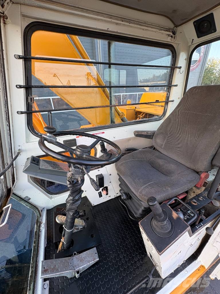 Hyundai Robex 200 W Wheeled excavators
