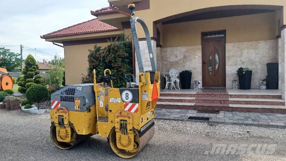 Bomag BW 80 AD-2 مداحل ثنائية الاسطوانة