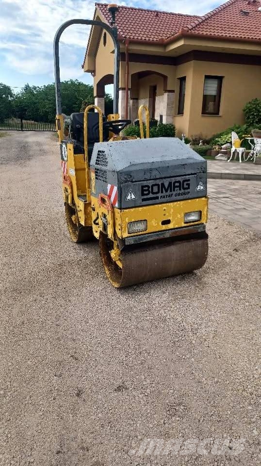 Bomag BW 80 AD-2 مداحل ثنائية الاسطوانة