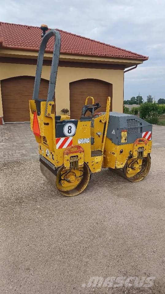 Bomag BW 80 AD-2 مداحل ثنائية الاسطوانة