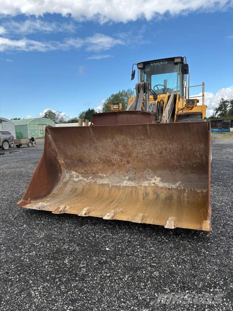 Volvo L 180 C لوادر بعجل