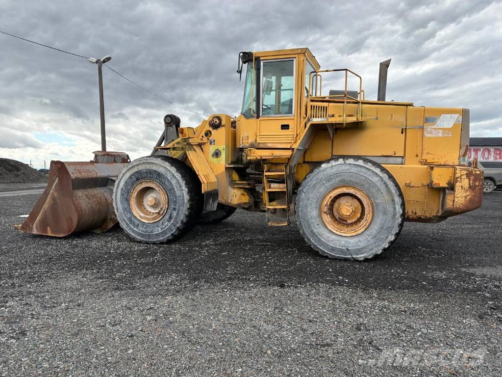Volvo L 180 C لوادر بعجل