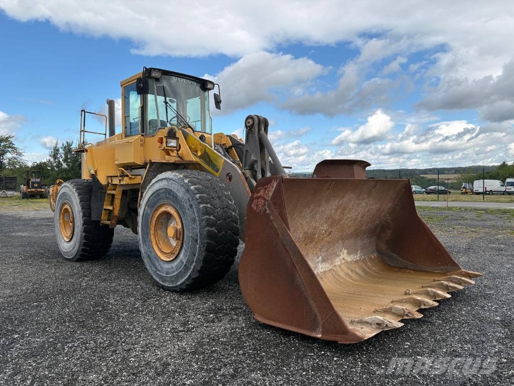 Volvo L 180 C لوادر بعجل