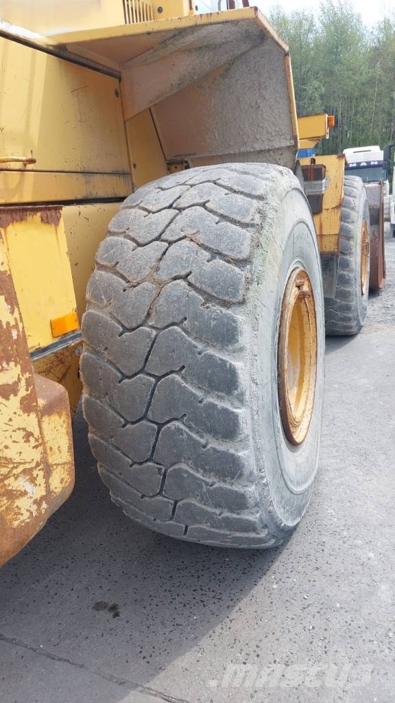 Volvo L 180 C لوادر بعجل