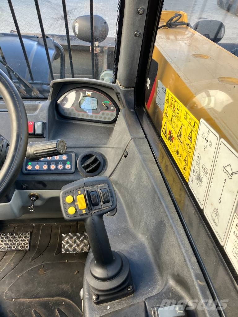 CAT TH 407 C AG Teleskopiskie manipulatori